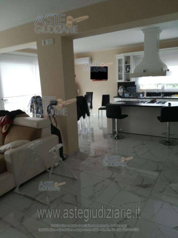 appartamento in vendita a Reggio di Calabria in zona Gallina