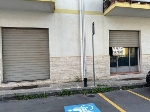 negozio in vendita a Reggio di Calabria in zona Pellaro