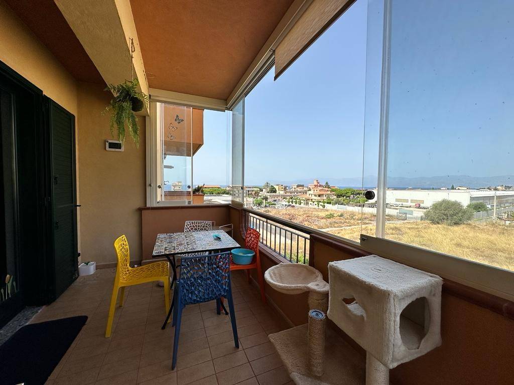 intera palazzina in vendita a Reggio di Calabria in zona Vito