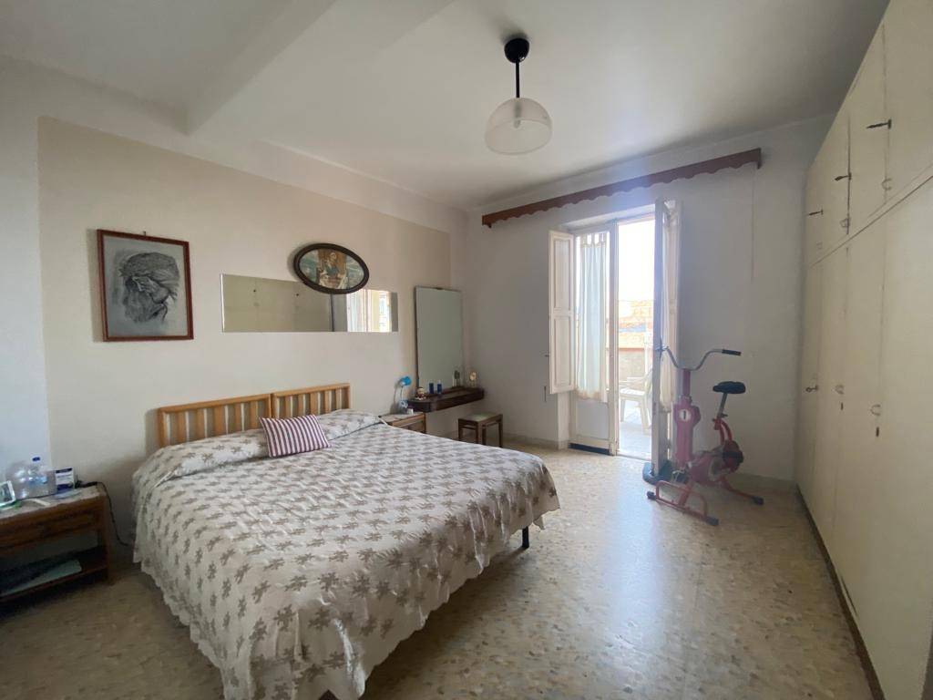 intera palazzina in vendita a Reggio di Calabria in zona Spirito Santo