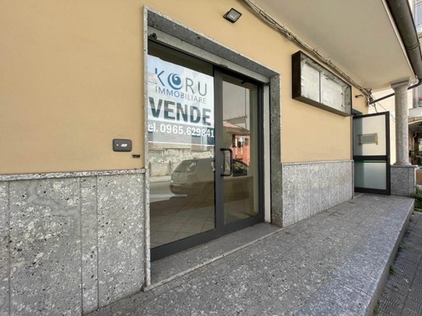 negozio in vendita a Reggio di Calabria in zona Spirito Santo