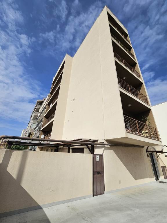 appartamento in vendita a Reggio di Calabria in zona Sbarre