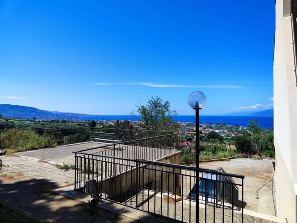 casa indipendente in vendita a Reggio di Calabria in zona Catona