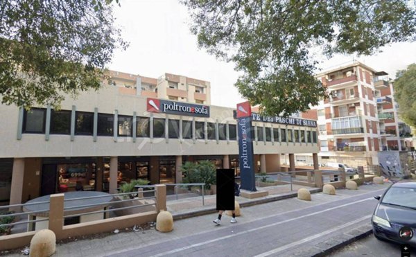 negozio in vendita a Reggio di Calabria in zona Stadio