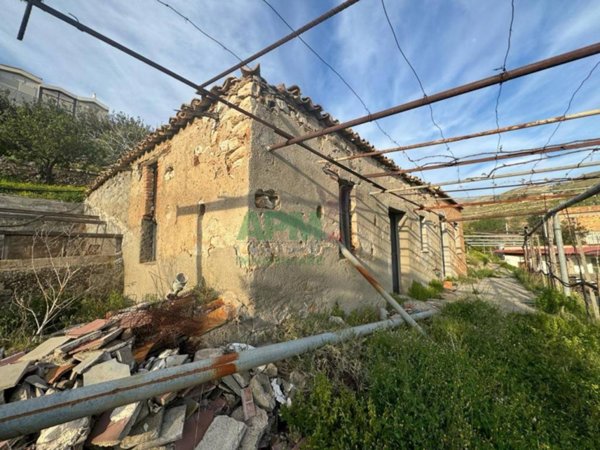 terreno agricolo in vendita a Reggio di Calabria in zona Pellaro