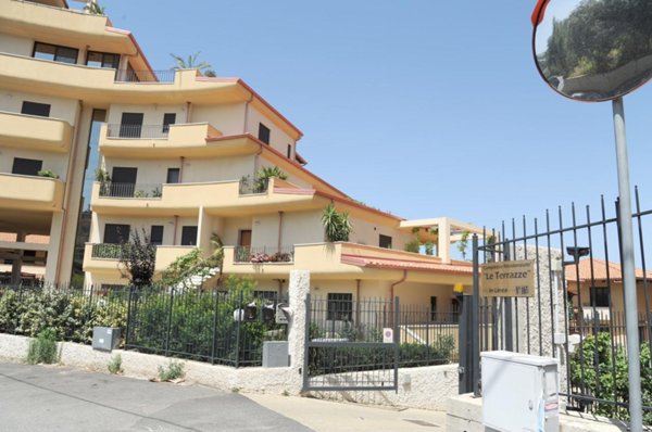 negozio in vendita a Reggio di Calabria in zona Ravagnese