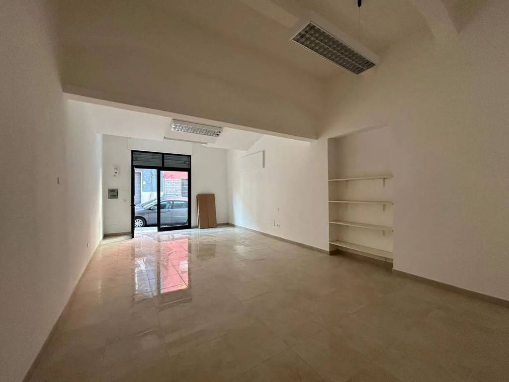 negozio in vendita a Reggio di Calabria in zona Centro Storico