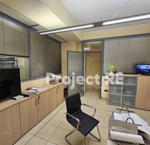 negozio in vendita a Reggio di Calabria in zona Armo