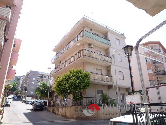 appartamento in vendita a Reggio di Calabria in zona Modena