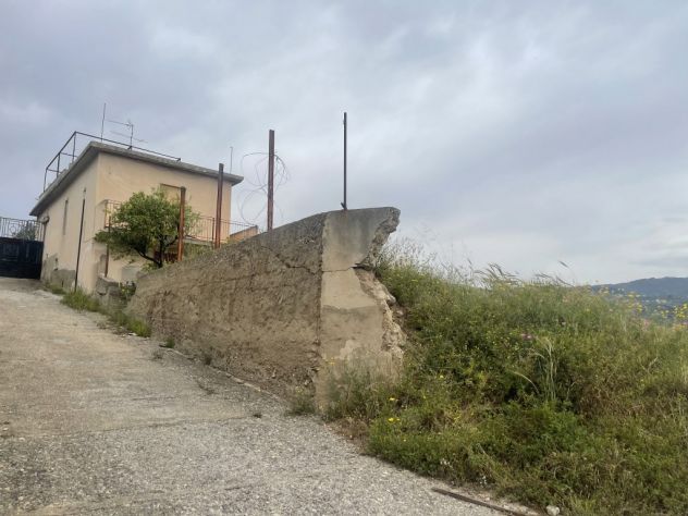 casa indipendente in vendita a Reggio di Calabria in zona Cannavò