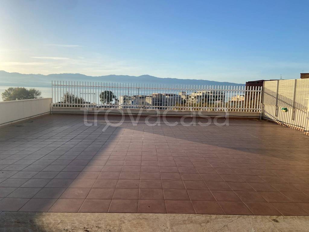 appartamento in vendita a Reggio di Calabria in zona Pineta Zerbi