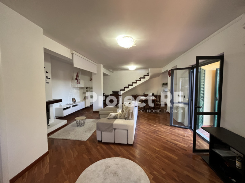 casa indipendente in vendita a Reggio di Calabria in zona Catona