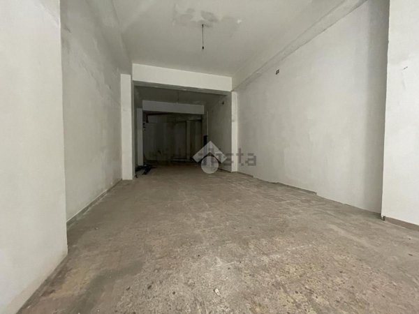 locale commerciale in vendita a Reggio di Calabria in zona Centro Storico