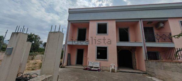 casa indipendente in vendita a Reggio di Calabria in zona Pellaro