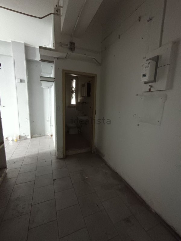 locale commerciale in vendita a Reggio di Calabria in zona Centro Storico