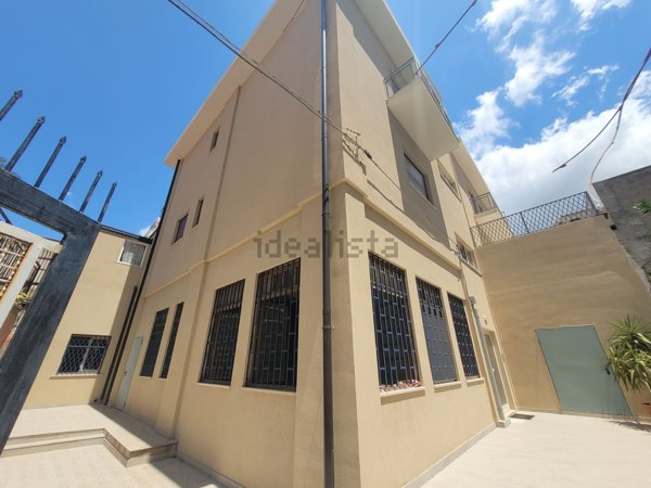 appartamento in vendita a Reggio di Calabria in zona Sbarre