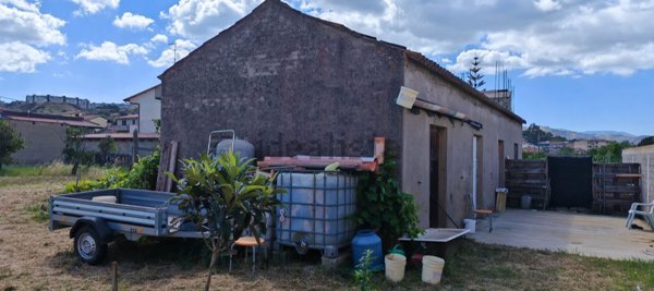 rudere in vendita a Reggio di Calabria in zona Catona