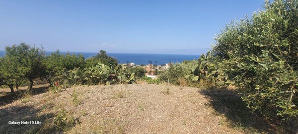 terreno edificabile in vendita a Reggio di Calabria in zona Pellaro