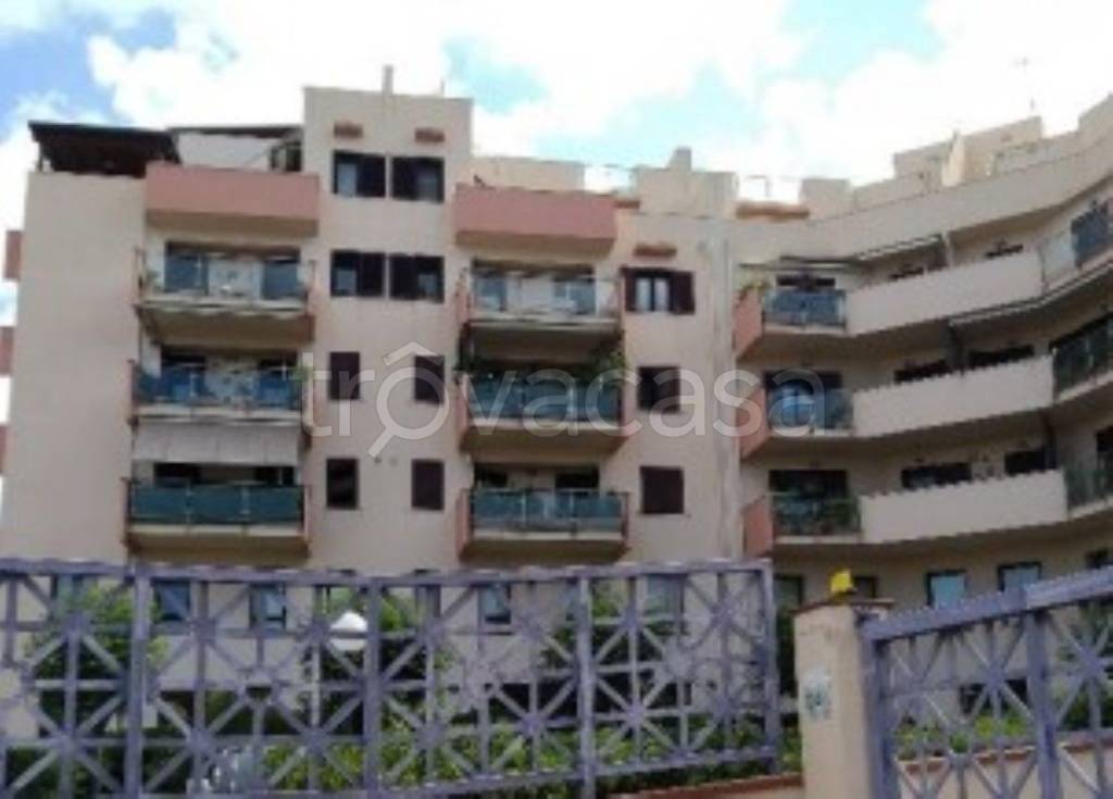 ufficio in vendita a Reggio di Calabria in zona Rione Ferrovieri