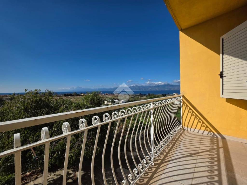 casa semindipendente in vendita a Reggio di Calabria in zona San Leo