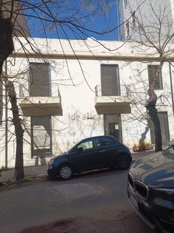 locale commerciale in vendita a Reggio di Calabria