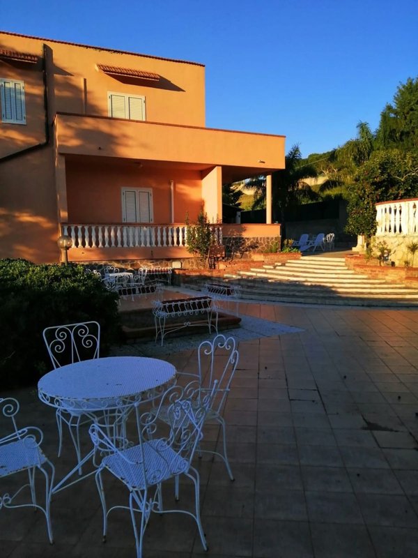 casa indipendente in vendita a Reggio di Calabria in zona San Leo