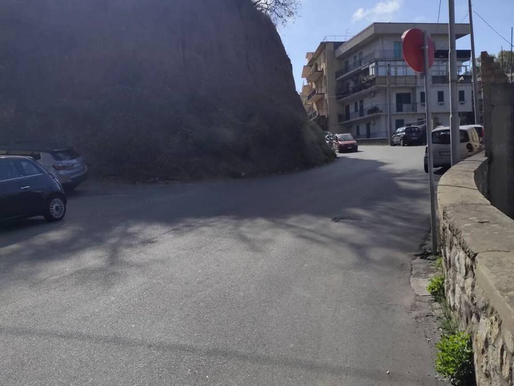 negozio in vendita a Reggio di Calabria in zona Eremo