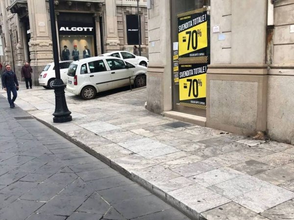 negozio in vendita a Reggio di Calabria in zona Centro Storico