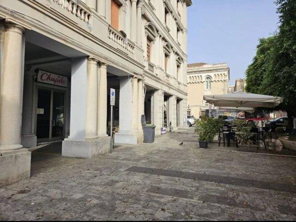 negozio in vendita a Reggio di Calabria in zona Centro Storico