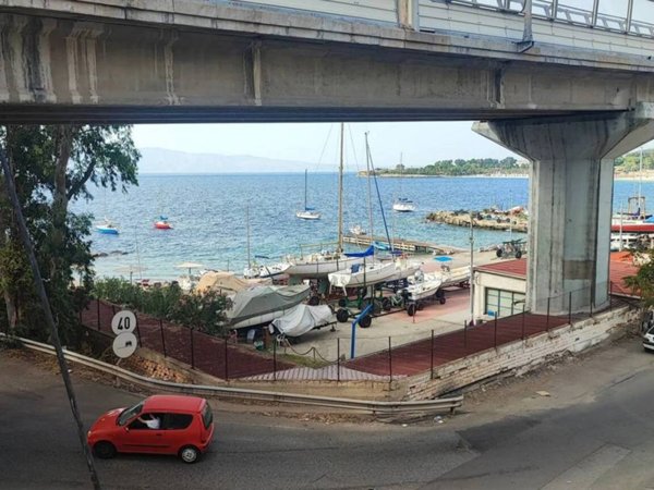 casa indipendente in vendita a Reggio di Calabria in zona San Brunello