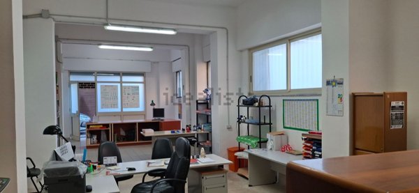 locale commerciale in vendita a Reggio di Calabria in zona Archi