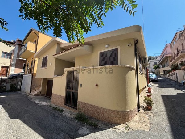 casa indipendente in vendita a Reggio di Calabria