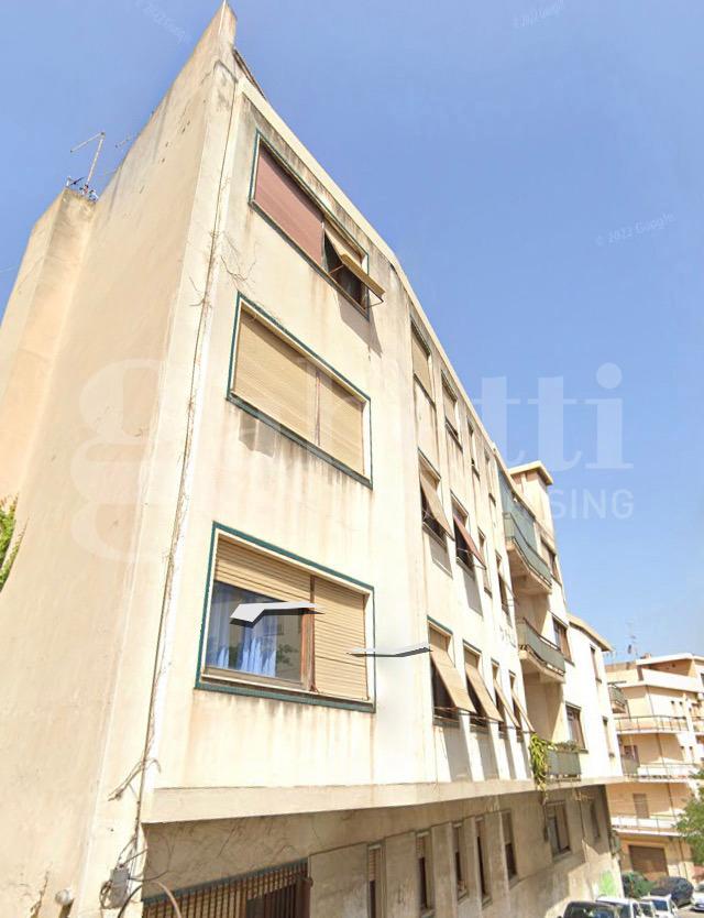 negozio in vendita a Reggio di Calabria in zona Trabocchetto