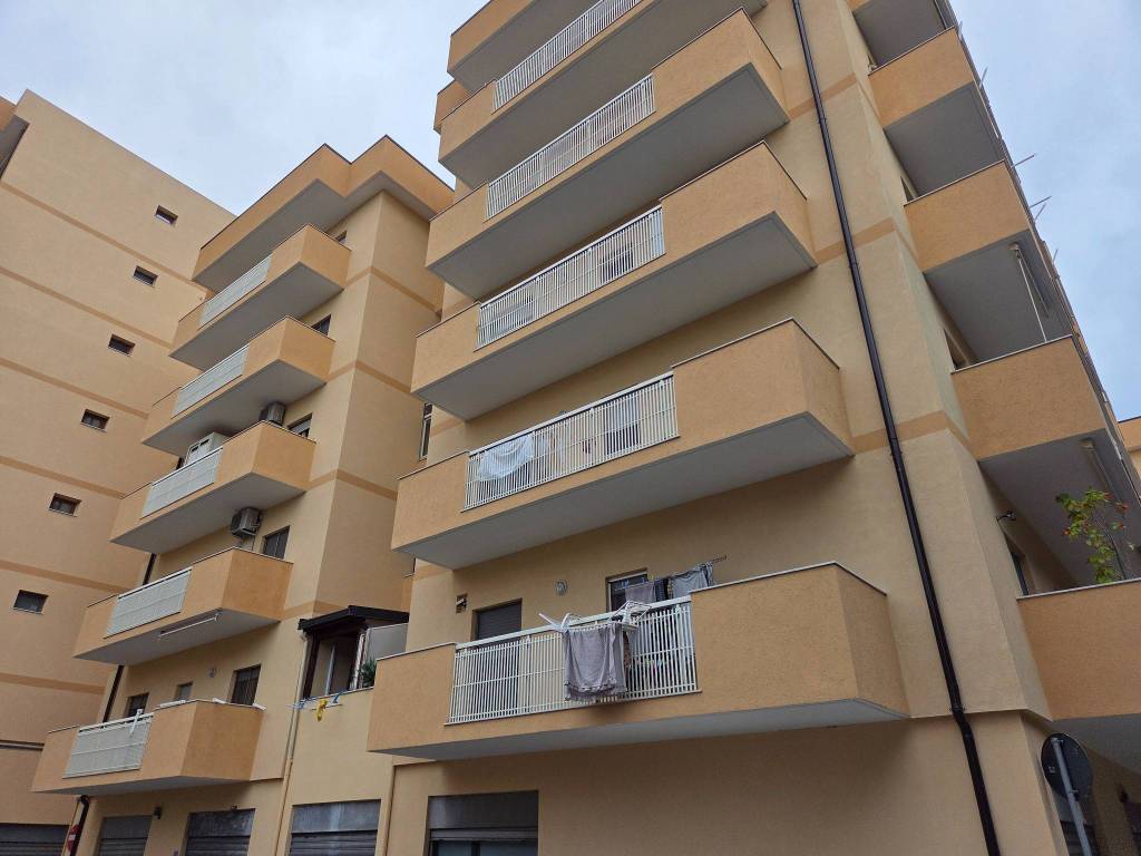 appartamento in vendita a Reggio di Calabria in zona Sbarre