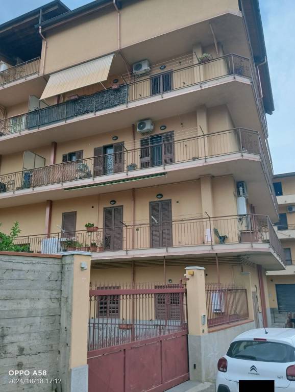 appartamento in vendita a Reggio di Calabria in zona Ravagnese