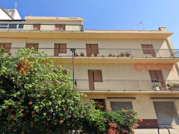 intera palazzina in vendita a Reggio di Calabria in zona Pellaro