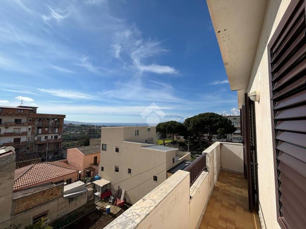 appartamento in vendita a Reggio di Calabria in zona Modena