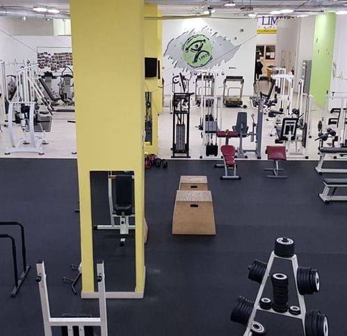 negozio in vendita a Reggio di Calabria in zona Rione Ferrovieri