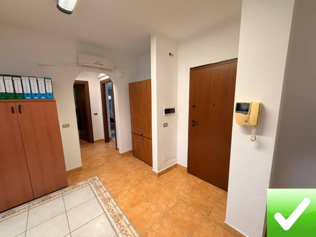 ufficio in vendita a Reggio di Calabria in zona Spirito Santo