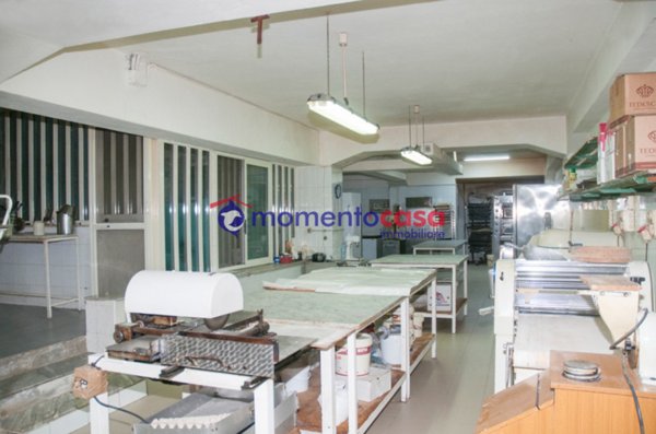 locale di sgombero in vendita a Reggio di Calabria in zona Sbarre