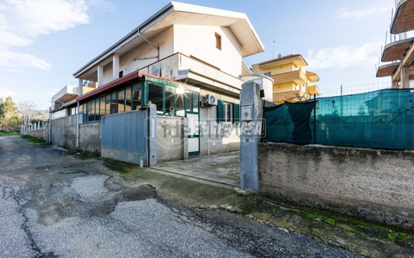 casa indipendente in vendita a Reggio di Calabria in zona Gallico Superiore