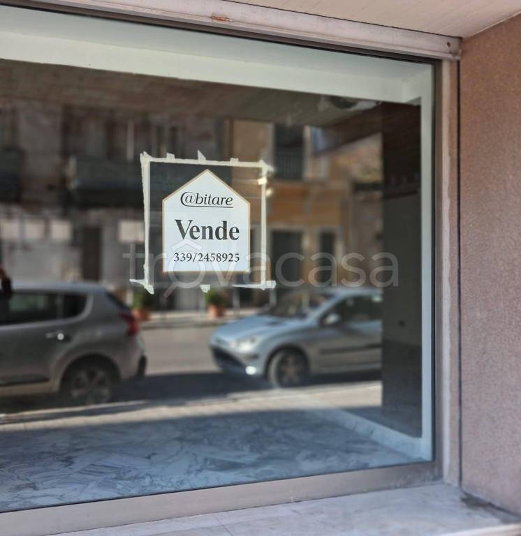 negozio in vendita a Reggio di Calabria in zona Santa Caterina