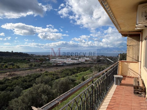 casa indipendente in vendita a Reggio di Calabria in zona Croce Valanidi