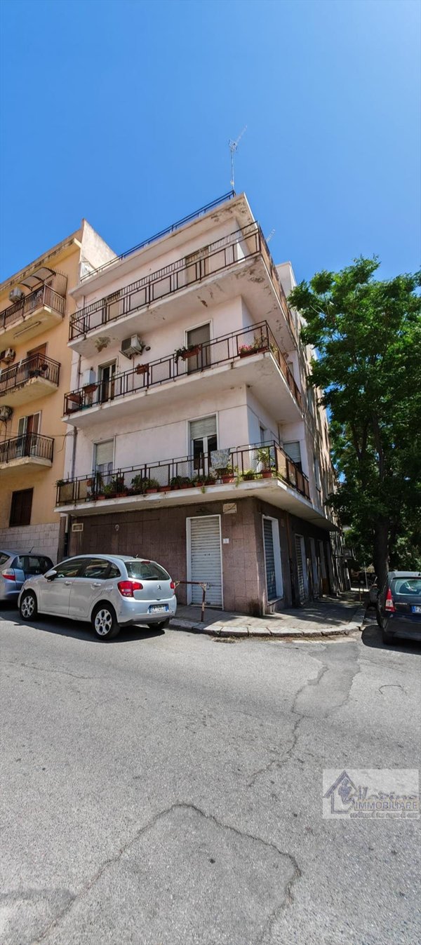 locale commerciale in vendita a Reggio di Calabria