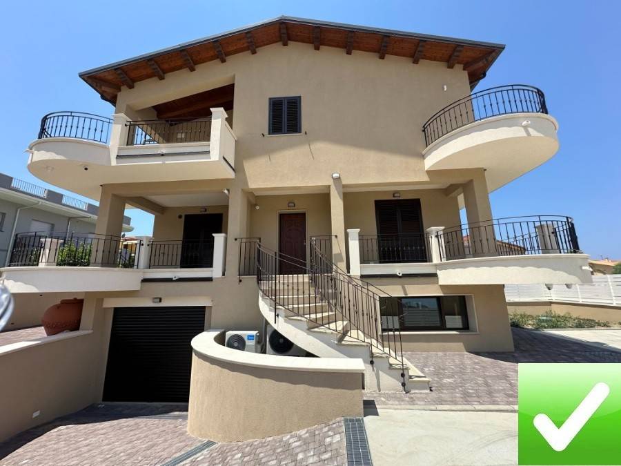 casa indipendente in vendita a Reggio di Calabria in zona Pellaro