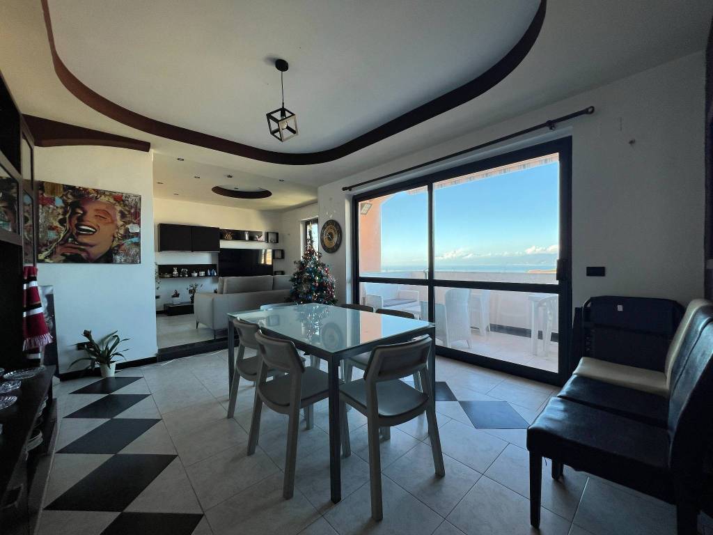 appartamento in vendita a Reggio di Calabria in zona Tremulini