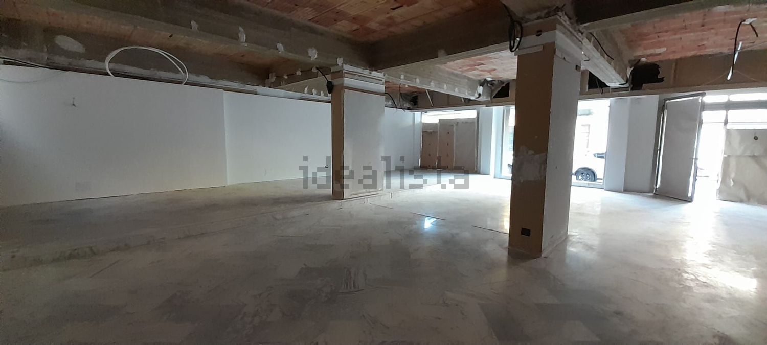 locale commerciale in vendita a Reggio di Calabria in zona Santa Caterina