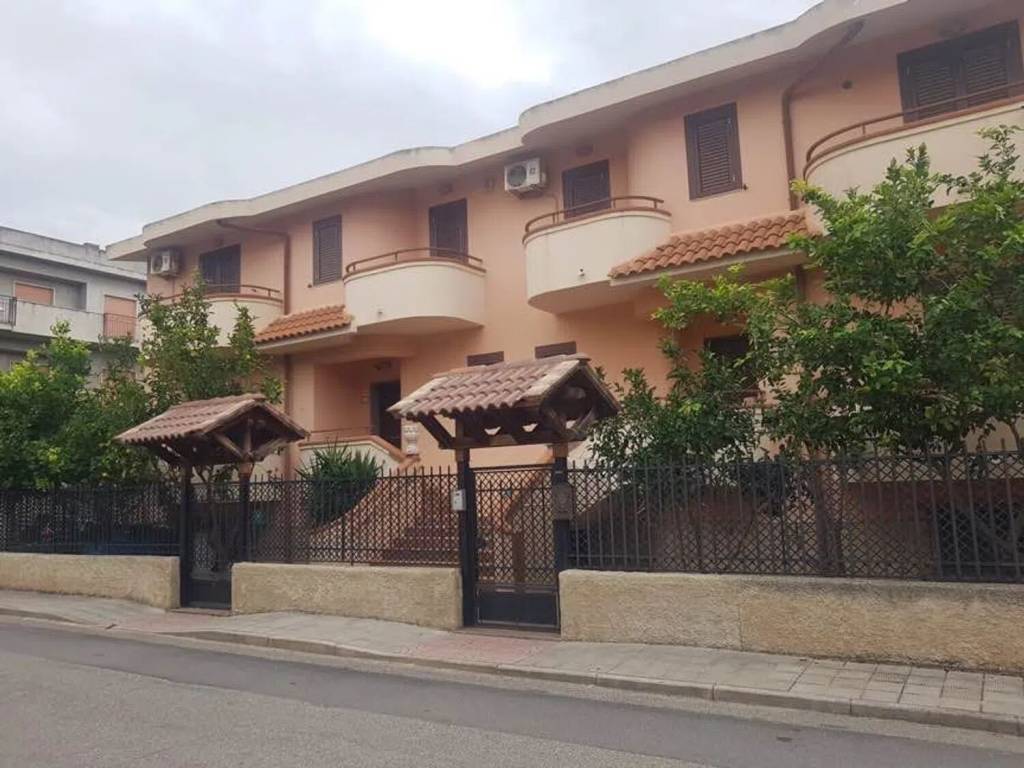 casa indipendente in vendita a Reggio di Calabria in zona Gallina