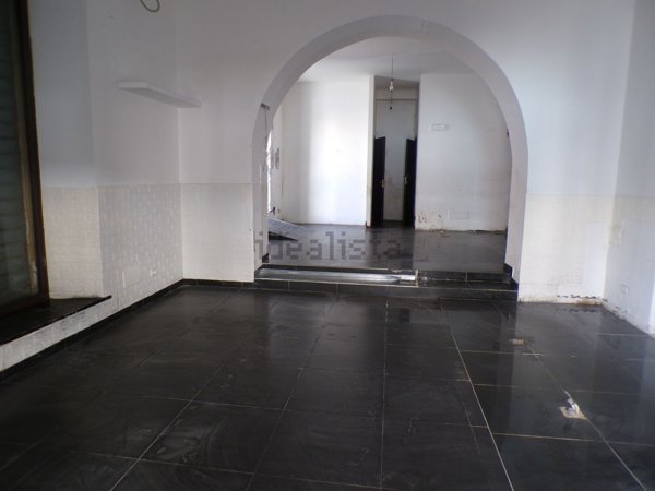 locale commerciale in vendita a Reggio di Calabria in zona Centro Storico