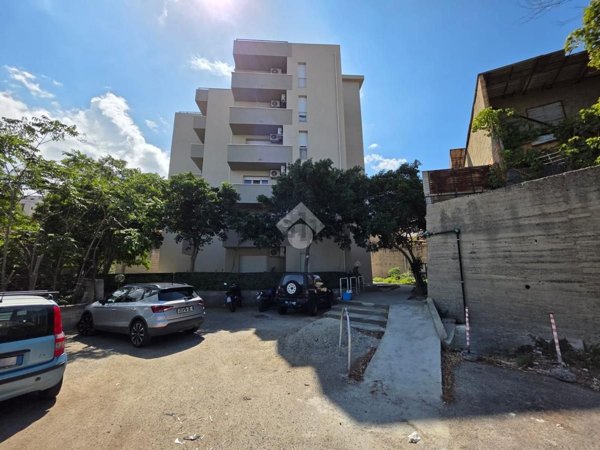 appartamento in vendita a Reggio di Calabria in zona Modena